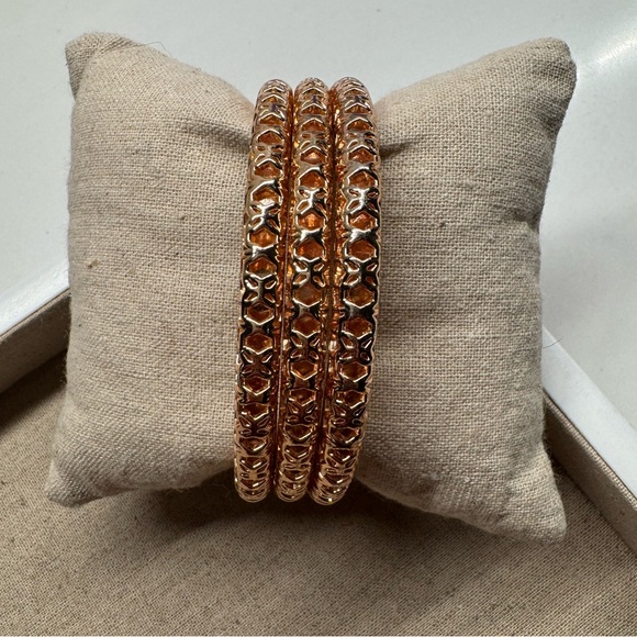 KENDRA SCOTT | Maggie Bangle Bracelet Set of 3 - Picture 3 of 11